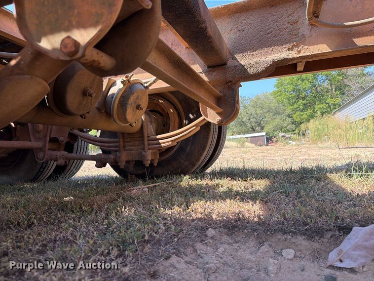 image for item FN2576 2005 Econoline DP2427DA equipment trailer