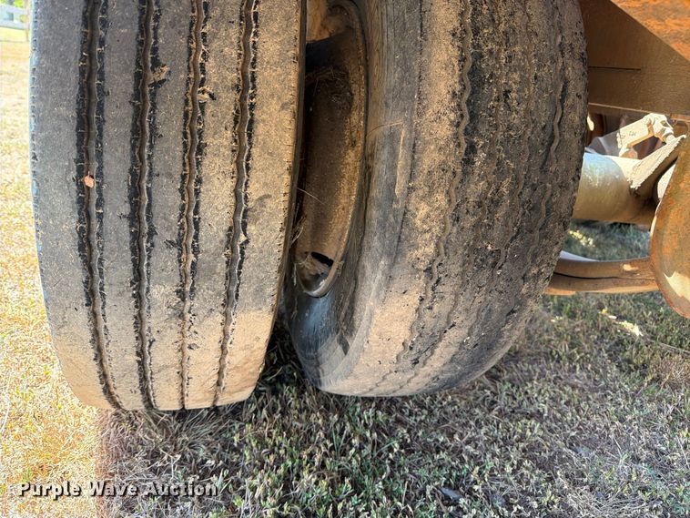 image for item FN2576 2005 Econoline DP2427DA equipment trailer