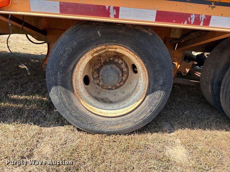 image for item FN2576 2005 Econoline DP2427DA equipment trailer