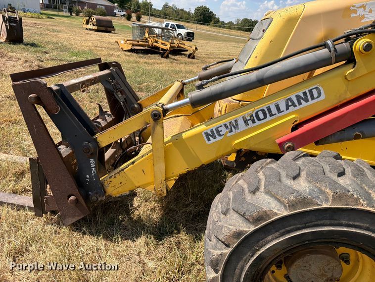 image for item FN2579 New Holland B95 backhoe