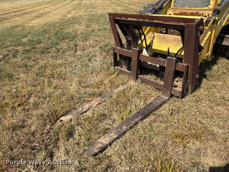image for item FN2579 New Holland B95 backhoe
