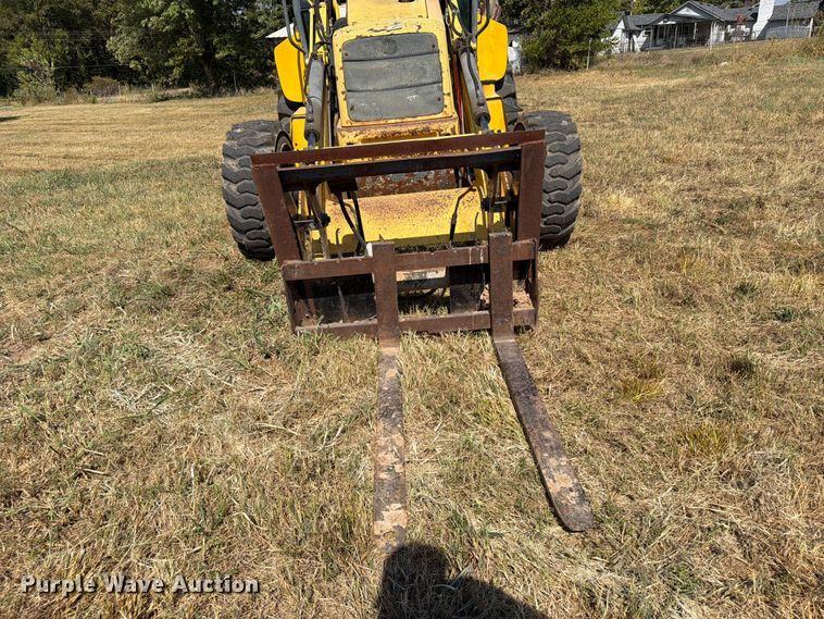 image for item FN2579 New Holland B95 backhoe
