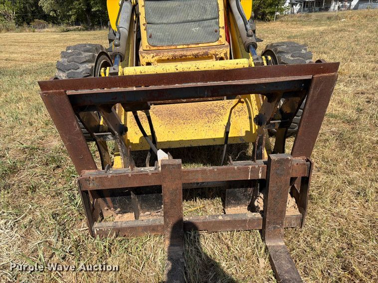 image for item FN2579 New Holland B95 backhoe