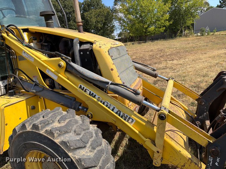 image for item FN2579 New Holland B95 backhoe