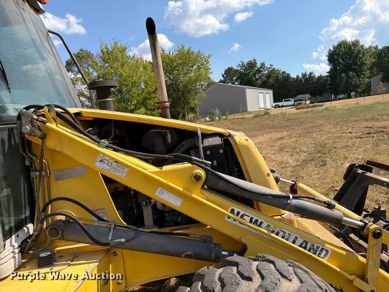 image for item FN2579 New Holland B95 backhoe