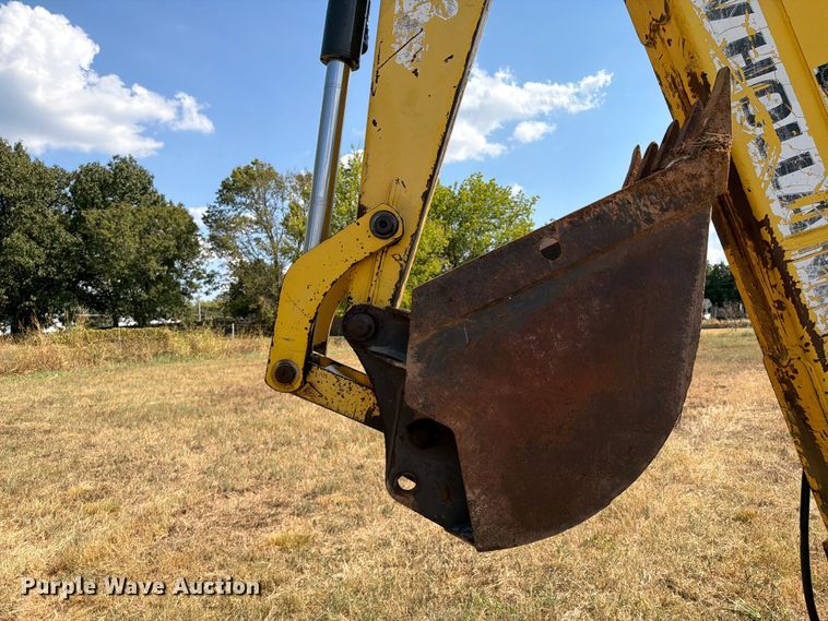 image for item FN2579 New Holland B95 backhoe