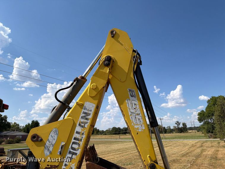 image for item FN2579 New Holland B95 backhoe