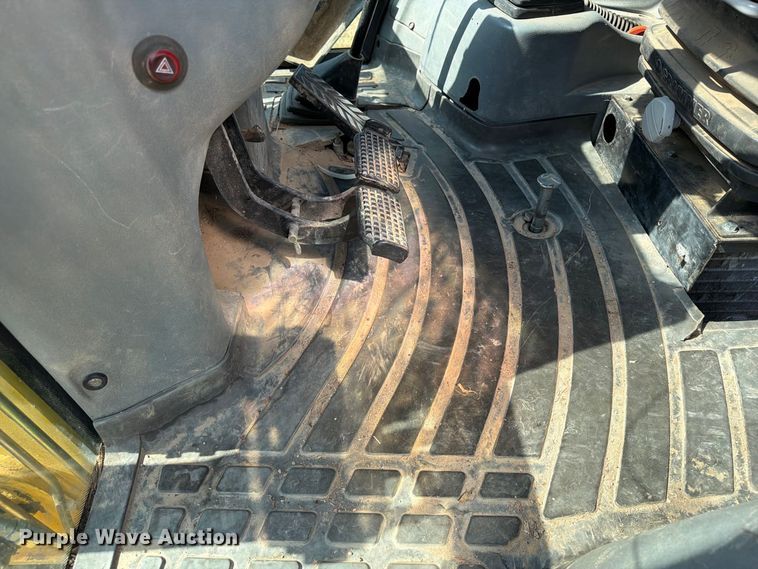 image for item FN2579 New Holland B95 backhoe