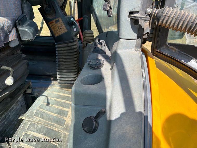 image for item FN2579 New Holland B95 backhoe
