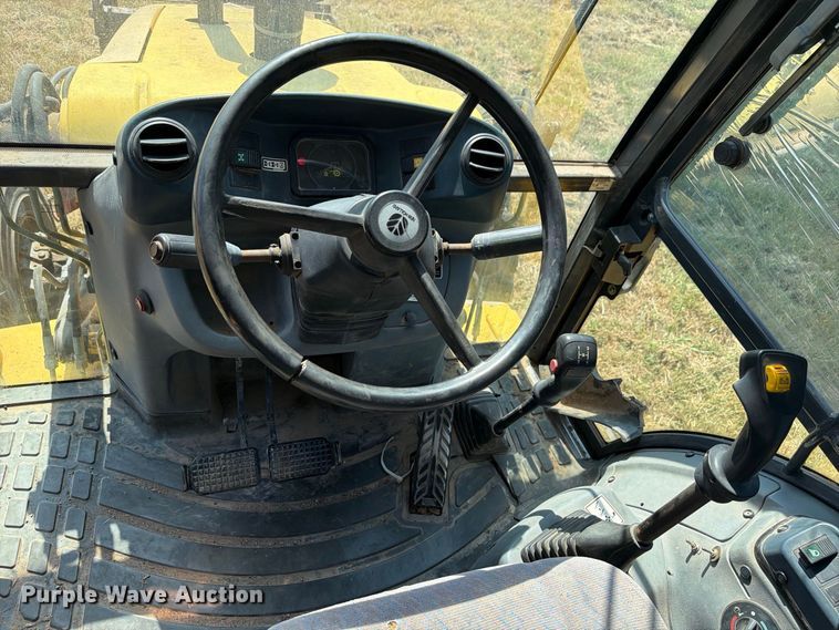 image for item FN2579 New Holland B95 backhoe