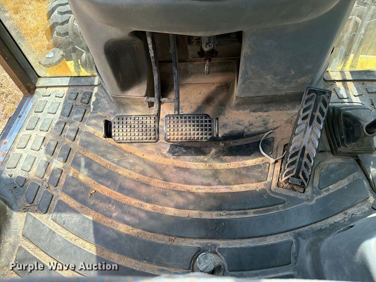 image for item FN2579 New Holland B95 backhoe