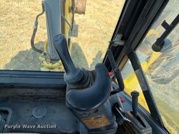 image for item FN2579 New Holland B95 backhoe