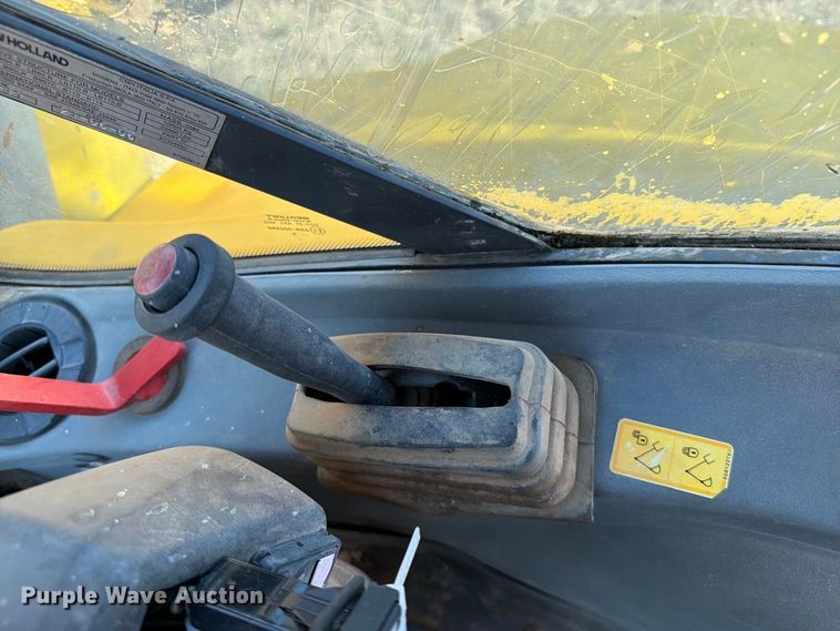 image for item FN2579 New Holland B95 backhoe