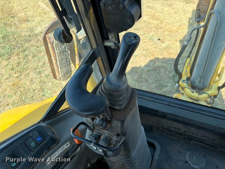image for item FN2579 New Holland B95 backhoe