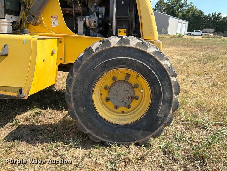 image for item FN2579 New Holland B95 backhoe