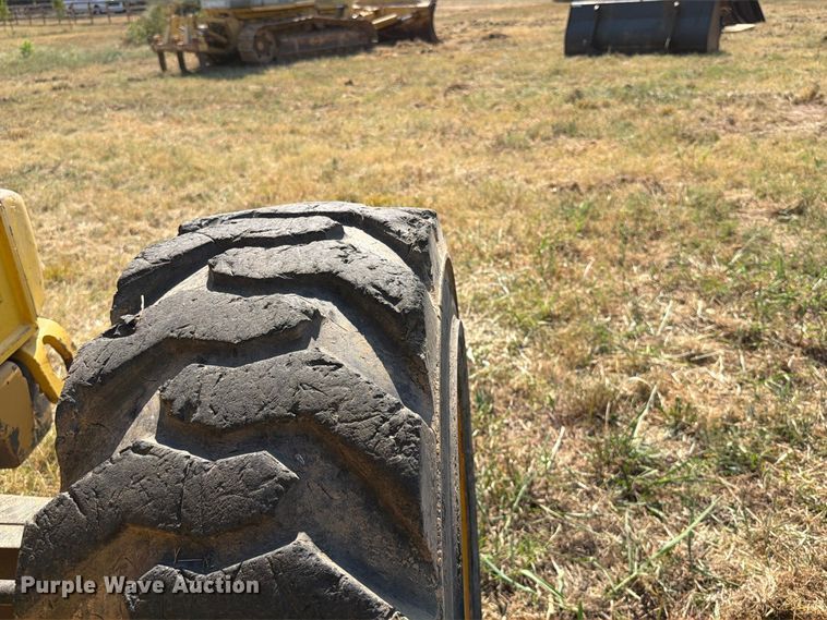 image for item FN2579 New Holland B95 backhoe