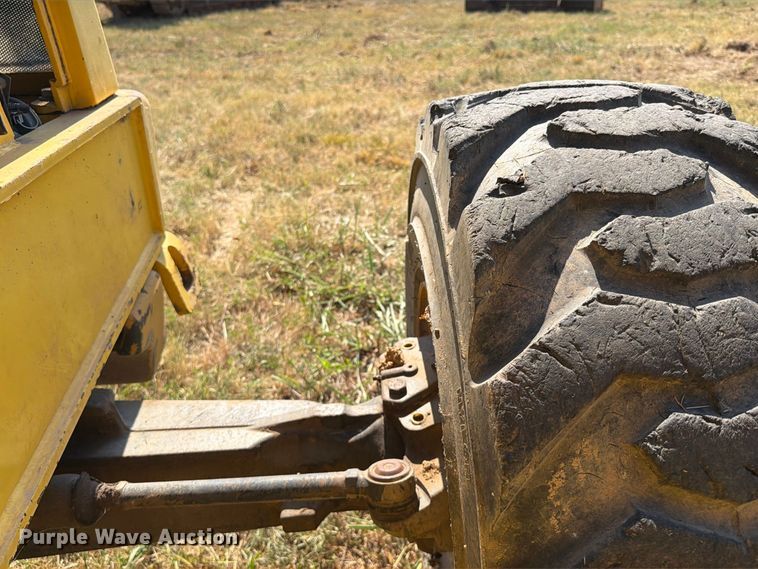 image for item FN2579 New Holland B95 backhoe
