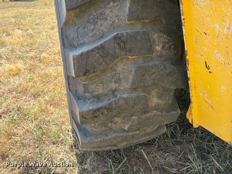 image for item FN2579 New Holland B95 backhoe