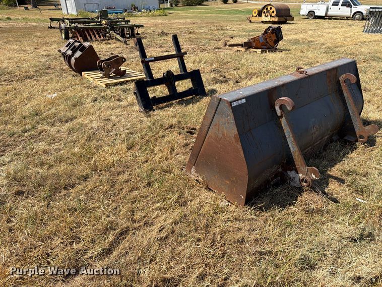 image for item FN2579 New Holland B95 backhoe