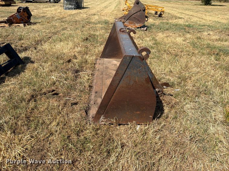 image for item FN2579 New Holland B95 backhoe