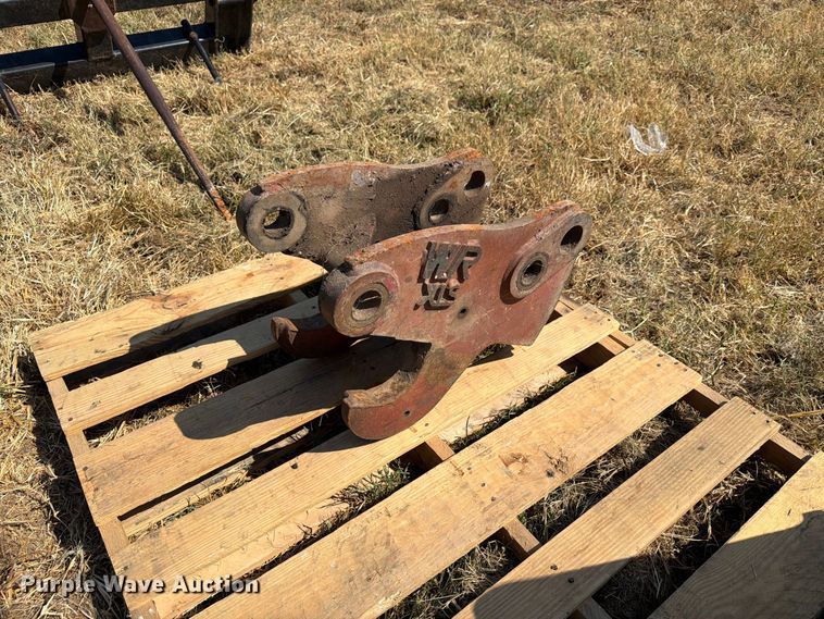 image for item FN2579 New Holland B95 backhoe