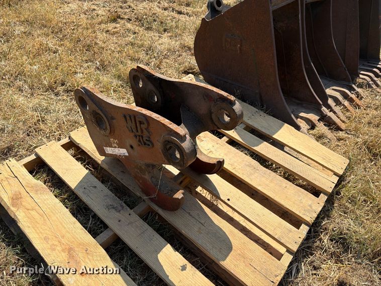 image for item FN2579 New Holland B95 backhoe