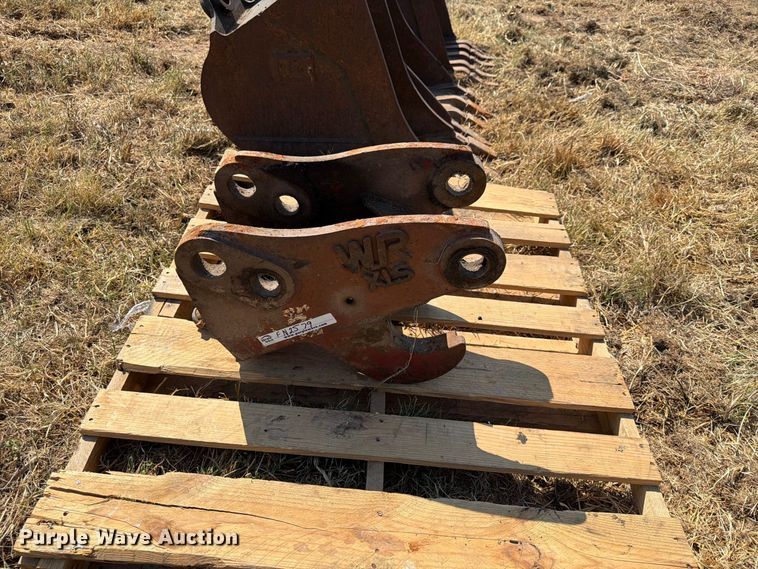 image for item FN2579 New Holland B95 backhoe