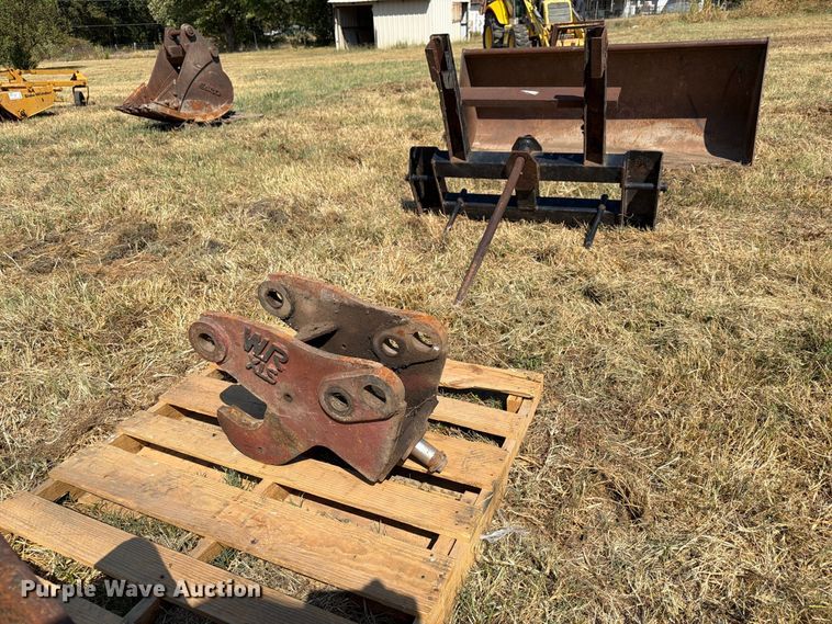 image for item FN2579 New Holland B95 backhoe