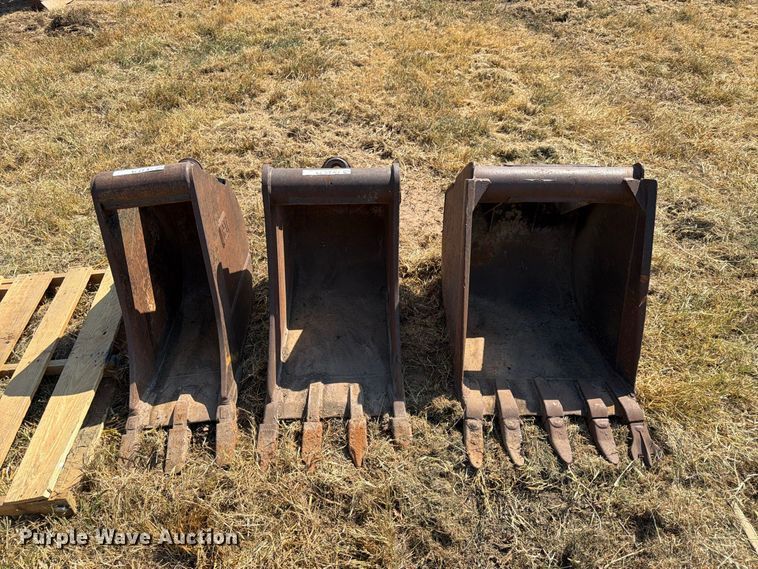image for item FN2579 New Holland B95 backhoe