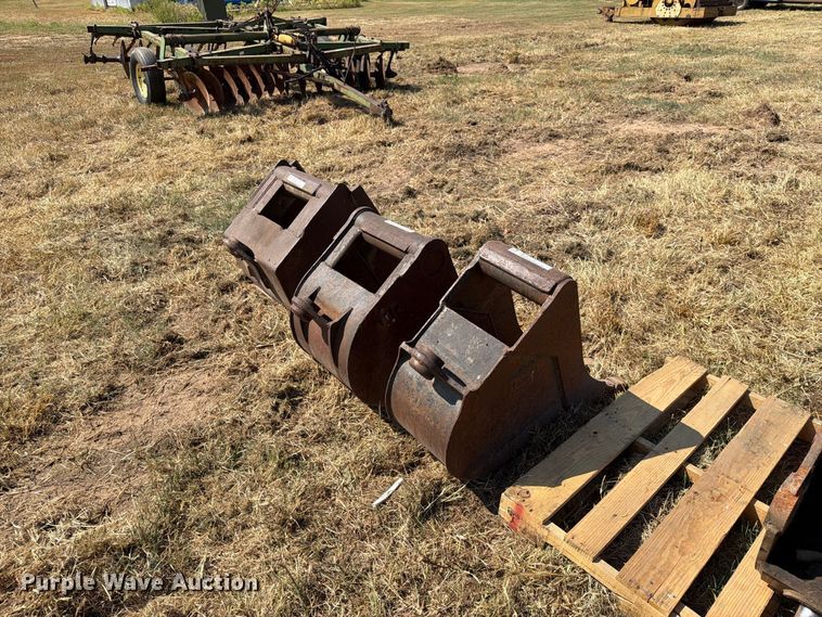 image for item FN2579 New Holland B95 backhoe