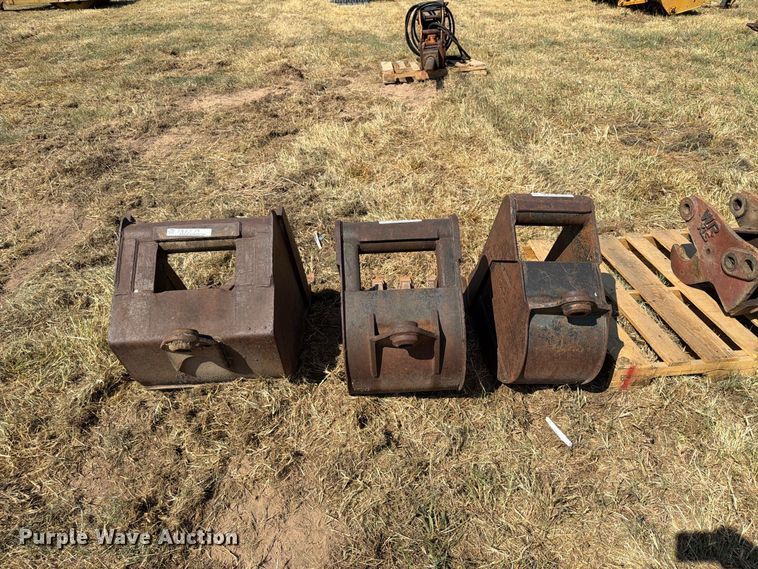 image for item FN2579 New Holland B95 backhoe