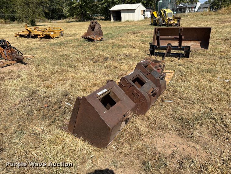 image for item FN2579 New Holland B95 backhoe