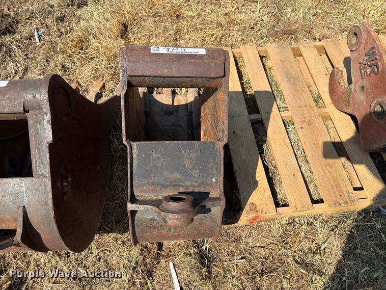 image for item FN2579 New Holland B95 backhoe