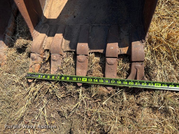 image for item FN2579 New Holland B95 backhoe