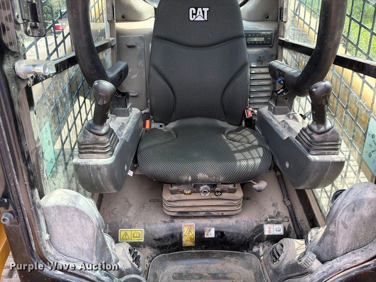 image for item FN5794 2024 Caterpillar 289D3 tracked skid steer loader
