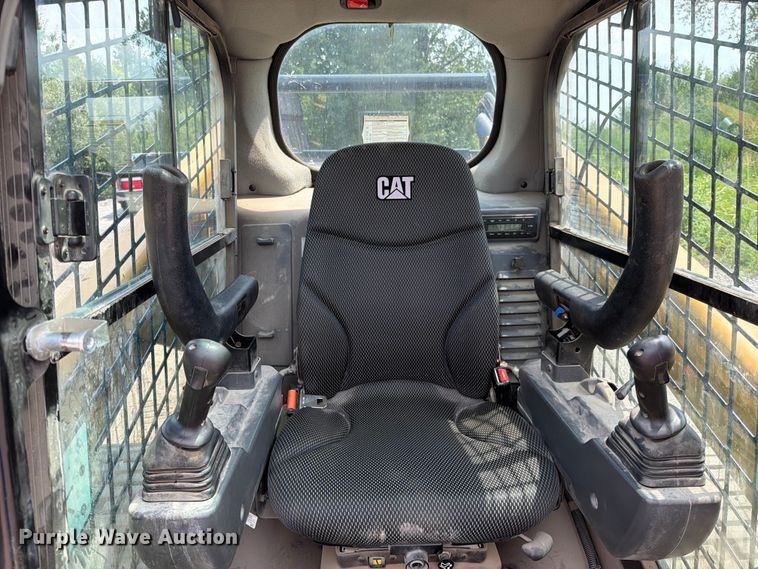 image for item FN5794 2024 Caterpillar 289D3 tracked skid steer loader