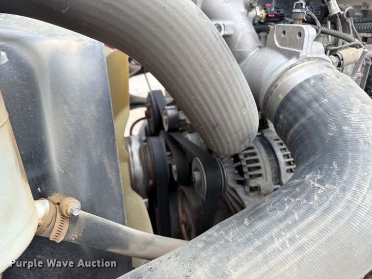 image for item FN5796 2019 International LT625 semi truck
