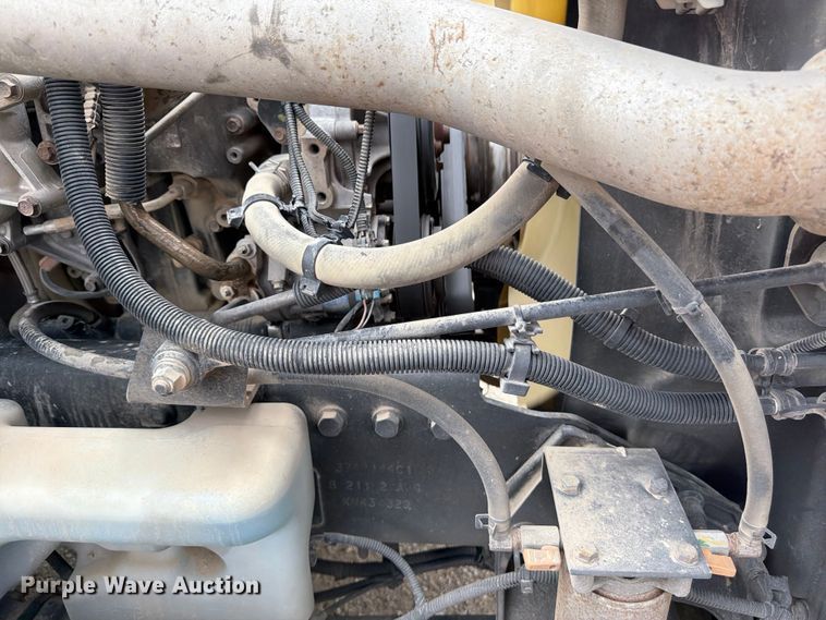 image for item FN5796 2019 International LT625 semi truck