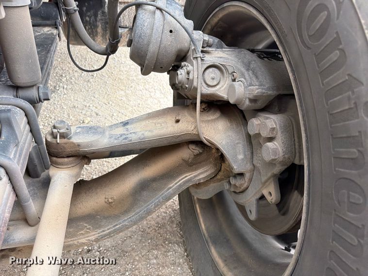 image for item FN5796 2019 International LT625 semi truck