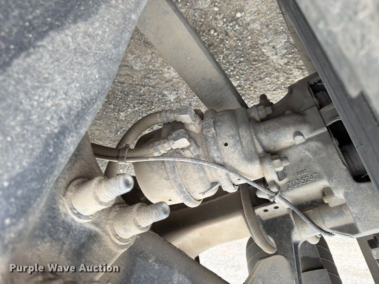 image for item FN5796 2019 International LT625 semi truck