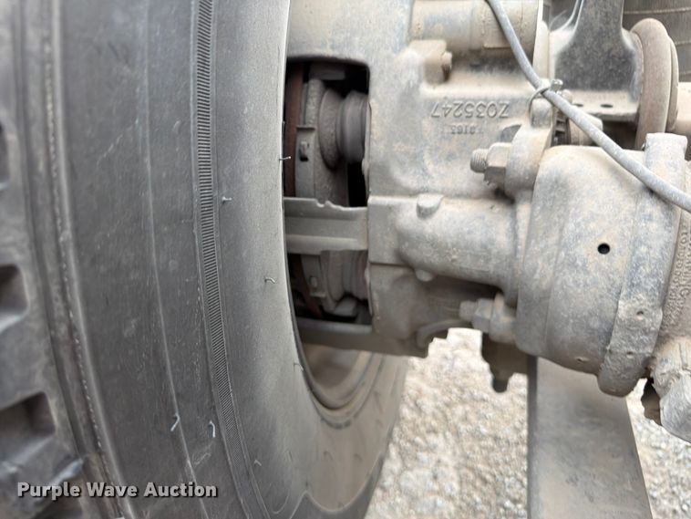 image for item FN5796 2019 International LT625 semi truck
