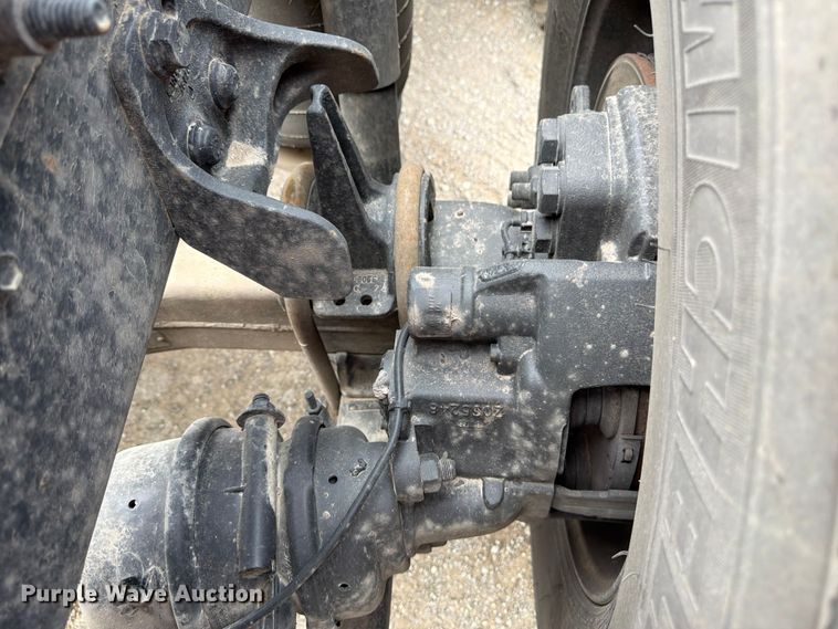 image for item FN5796 2019 International LT625 semi truck