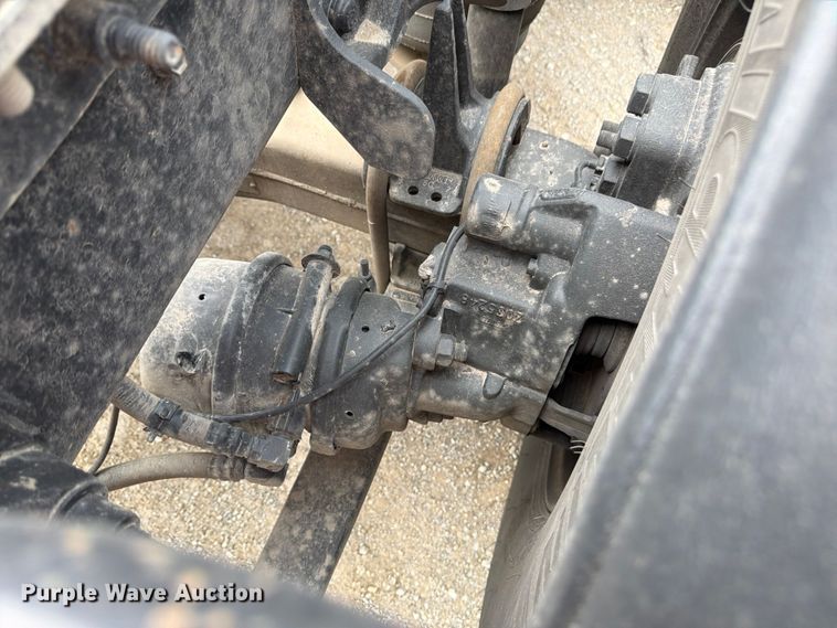 image for item FN5796 2019 International LT625 semi truck
