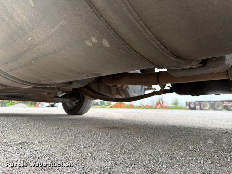image for item FN5796 2019 International LT625 semi truck
