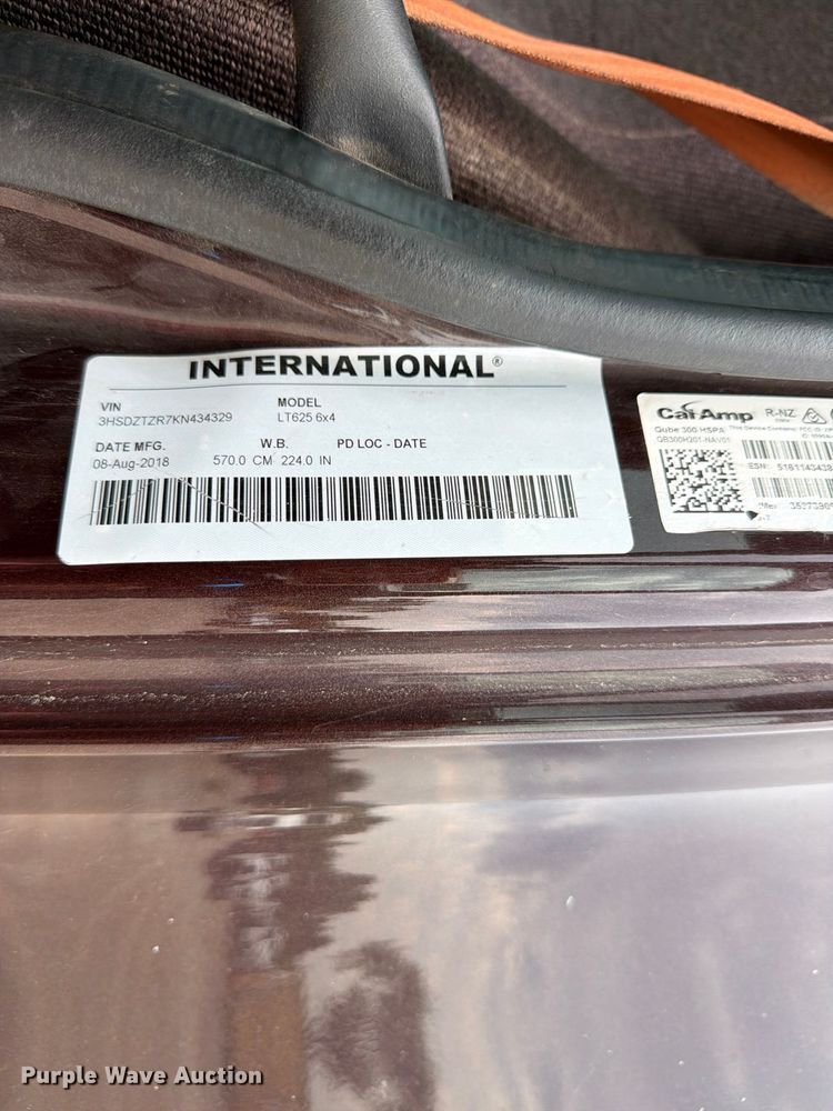 image for item FN5796 2019 International LT625 semi truck