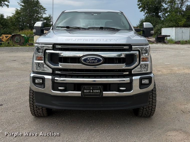 image for item FN5800 2022 Ford F250 Super Duty XLT Crew Cab pickup truck