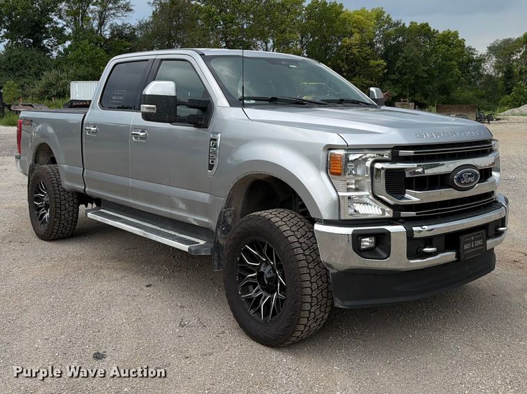 image for item FN5800 2022 Ford F250 Super Duty XLT Crew Cab pickup truck