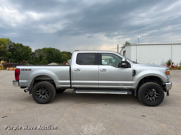 image for item FN5800 2022 Ford F250 Super Duty XLT Crew Cab pickup truck