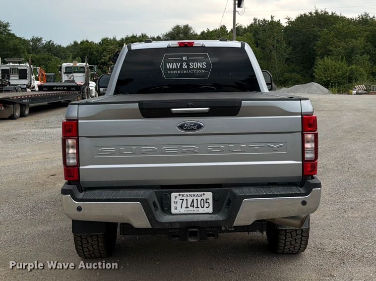 image for item FN5800 2022 Ford F250 Super Duty XLT Crew Cab pickup truck