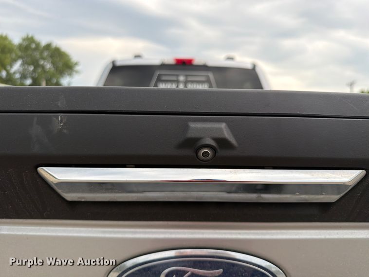 image for item FN5800 2022 Ford F250 Super Duty XLT Crew Cab pickup truck